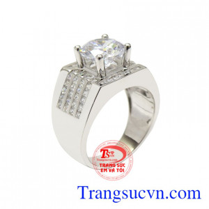 Nhẫn bạc nam thời thượng chế tác bằng bạc 925 kết hợp với công nghệ 3D cao cấp tạo nên một sản phẩm tinh xảo, sắc nét đến từng chi tiết.