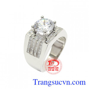 Vì vậy nhẫn bạc nam luôn là dòng sản phẩm được phái mạnh ưa chuộng bởi sự sang trọng, lịch lãm và dễ dàng kết hợp với nhiều kiểu trang phục tạo nên phong cách riêng.