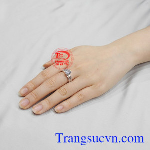 Nhẫn nữ bạc kim tiền.