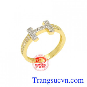 Nhẫn chữ H phong cách với kiểu dáng ấn tượng, hợp phong cách và xu hướng. 