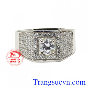 Với thiết kế mới mẻ tôn lên sự lịch lãm, phong độ và cá tính riêng cho người đeo, là món quà đặc biệt ý nghĩa cho người bạn yêu thương.