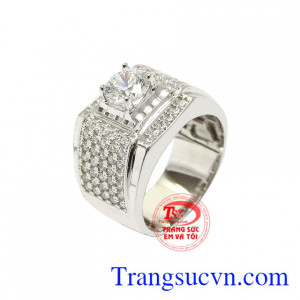 Sản phẩm đính đá CZ lấp lánh và xi vàng trắng càng tôn lên sự sang trọng, lịch lãm và đẳng cấp cho người đeo.