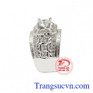 Nhẫn bạc nam luôn là dòng trang sức được phái mạnh đặc biệt ưa chuộng bởi sự nổi bật và không bao giờ lỗi mốt.