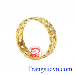 Nhẫn nam kim tiền tài lộc được chế tác từ vàng tây 10k bền đẹp. 
