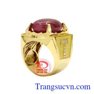 Nhẫn nam ruby sao quyền lực với thiết kế nam tính và mạnh mẽ mang tới một sản phẩm ấn tượng. 
