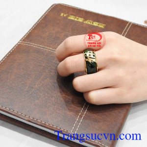 Nhẫn ngọc bọc vàng chất lượng