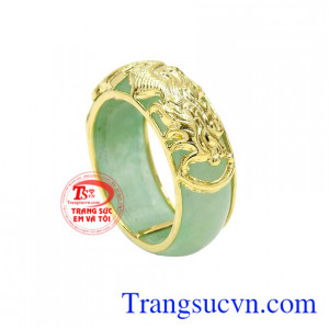 Từ xưa họa tiết rồng luôn gắn liền với vua chúa, mang ý nghĩa cao sang, quyền lực.