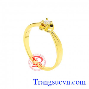 Nhẫn nữ hoa vàng thanh tú với kiểu dáng tinh tế, trang nhã và hợp thời trang. 