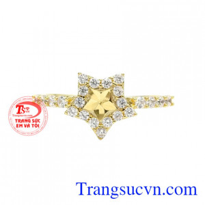Nhẫn nữ ngôi sao xinh xắn hợp thời trang, dễ dàng kết hợp với mọi trang phục, nhận đặt chế tác theo yêu cầu.