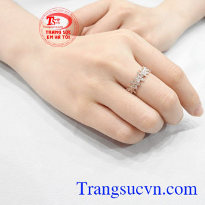 Nhẫn nữ vàng hồng thời trang có giấy kiểm định đá quý, nhận đặt chế tác theo yêu cầu.