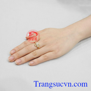 Nhẫn nữ vàng màu may mắn