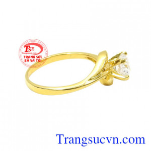 Nhẫn nữ vàng màu thanh tú tinh tế.