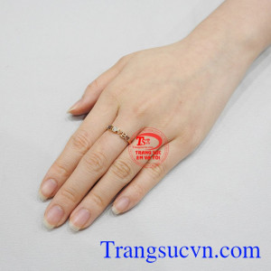 Nhẫn vàng nữ tình yêu bảo hành uy tín, giao hàng toàn quốc. 