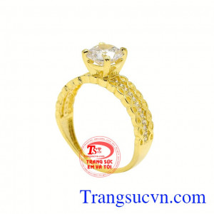 Nhẫn vàng phong cách nổi bật mang đến chiếc nhẫn ấn tượng cho người dùng. 