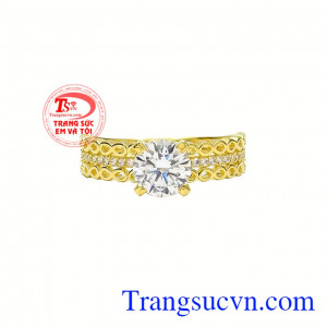 Phong cách nữ tính, hợp thời trang đang được khách hàng yêu thích và lựa chọn. Nhẫn vàng phong cách nổi bật