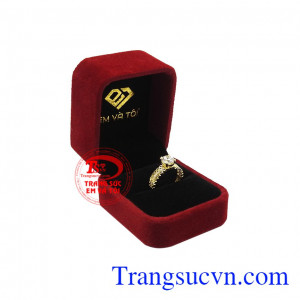 Sản phẩm được bảo hành uy tín, giao hàng toàn quốc. Nhẫn vàng phong cách nổi bật