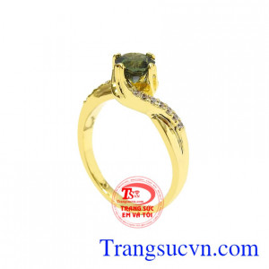 Đá sapphire được biết đến là loại đá quý và hiếm mang nhiều nguồn năng lượng tích cực đem đến vận may trong phong thủy.