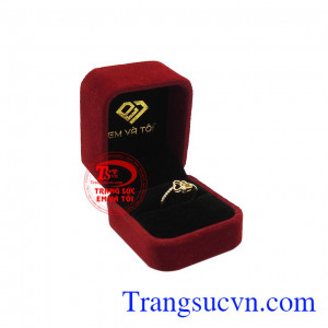 Sản phẩm nhận đặt chế tác theo yêu cầu. Nhẫn vàng trái tim yêu thương