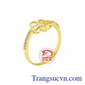Nhẫn vàng trái tim yêu thương