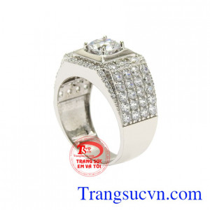 Sản phẩm phù hợp cho những chàng trai yêu thời trang phụ kiện và lịch lãm.