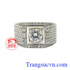 Mỗi một quý ông đều hiểu được phong cách mình theo đuổi là gì là đây chính là chiếc nhẫn phù hợp giúp phái mạnh tỏa sáng.