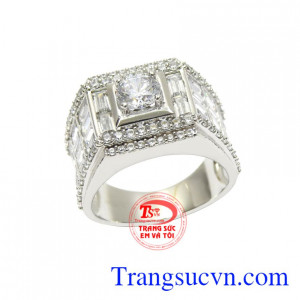 Kiểu dáng nam tính, mạnh mẽ phù hợp với nhiều độ tuổi. Nhẫn vàng trắng nam thành công