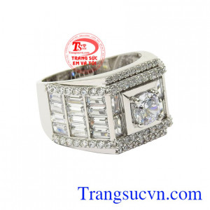 Vậy sao bạn không nhanh tay và chọn lựa cho mình một chiếc nhẫn phù hợp để thể hiện cá tính. Nhẫn vàng trắng nam thành công