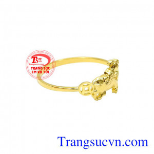 Sản phẩm phù hợp với nhiều độ tuổi và đang được rất nhiều khách hàng yêu thích, lựa chọn. Nhẫn vàng tuổi sửu phát lộc
