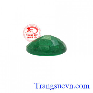 Viên Emerald thiên nhiên chất lượng phù hợp cho người mệnh Mộc và Hỏa.