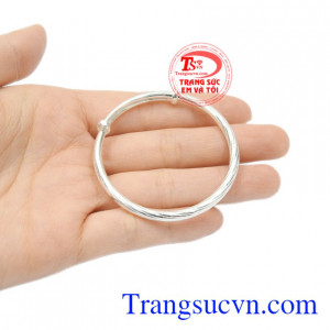 Vòng bạc trẻ em đáng yêu