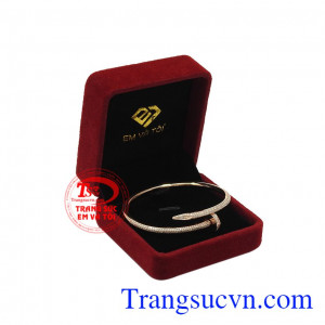 Vòng tay đinh vàng hồng cá tính bảo hành uy tín, giao hàng toàn quốc. 