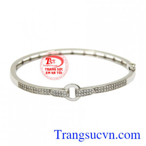 Vòng tay nữ phong cách được chế tác tinh tế giúp tôn vinh nét đẹp của người con gái phương Đông