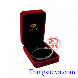 Vòng tay nữ phong cách tinh tế.
