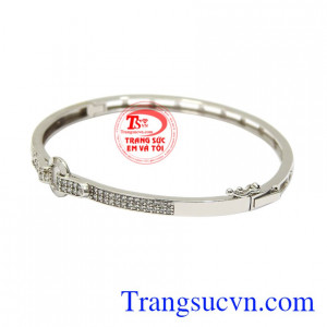 Sản phẩm phù hợp cho những cô nàng yêu thích phong cách hiện đại, nữ tính.