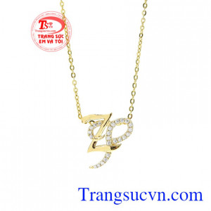 Bộ mặt dây chữ ấn tượng nhận đặt chế tác theo yêu cầu của khách hàng.