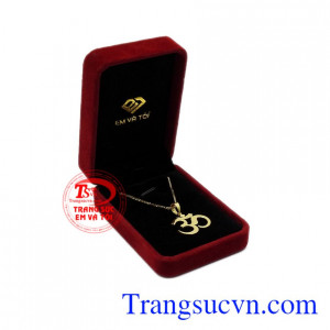 Bộ mặt dây chữ độc đáo