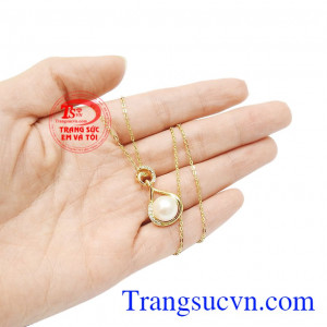 Bộ mặt dây ngọc trai thời thượng đẹp.