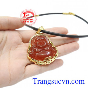 Sản phẩm chế tác từ vàng tây 10k, kết hợp dây cao su bọc vàng là món quà ý nghĩa để dành tặng người thân và bạn bè. Bộ phật di lặc mã não thiên nhiên