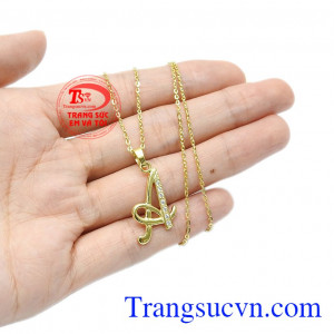 Bạn cũng có thể đặt chế tác theo yêu cầu. Bộ trang sức chữ A tinh tế