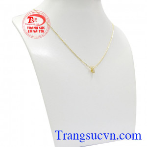 Bộ trang sức chữ T nhỏ xinh với phong cách dễ thương và nữ tính. 