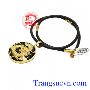 Khách hàng có thể đặt chế tác theo yêBộ trang sức đá bọc rồng vàng tâyu cầu. 