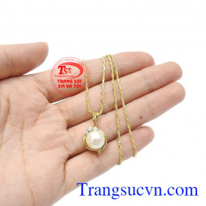 Bộ trang sức ngọc trai nữ tính được bảo hành uy tín, giao hàng trên toàn quốc. 