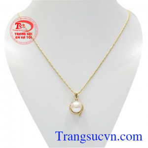 Bộ trang sức ngọc trai nữ tính