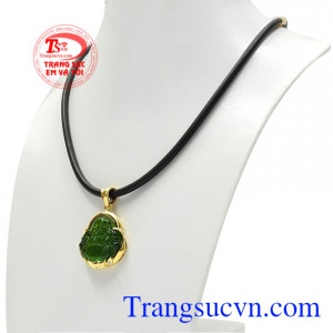 Mặt phật chế tác từ thủy tinh đem đến sản phẩm độc đáo, tinh xảo. Bộ trang sức phật bọc vàng tây