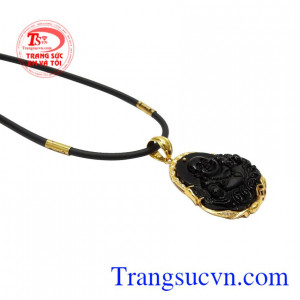 Sản phẩm kết hợp với dây cao su bọc vàng hợp thời trang giúp phái mạnh tự tin thể hiện cá tính. Bộ trang sức phật di lặc hoan hỉ
