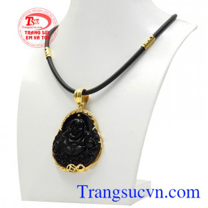 Phật di lặc được biết đến là vị phật hiền từ, nụ cười của phật giúp người nhìn vào sẽ cảm thấy thanh thản, vui vẻ. Bộ trang sức phật di lặc hoan hỉ