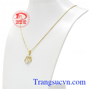 Những chi tiết kết hợp cách hài hòa tạo nên bộ trang sức hoàn mỹ. Bộ trang sức vàng tây hoàn hảo