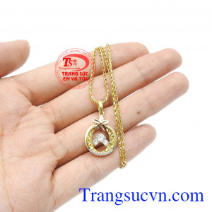 Bộ trang sức vàng tây phong cách giúp bạn gái càng thêm xinh đẹp và quyến rũ hơn.