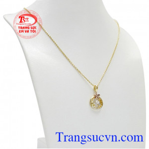 Bộ trang sức vàng tây phong cách với chế tác từ vàng tây 18k bền đẹp.