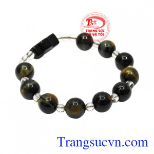 Người ta thường dùng đá mắt hổ để làm mặt dây, nhẫn, chuỗi tay hay chuỗi đeo cổ mang đến vẻ thời trang vừa hợp mệnh.